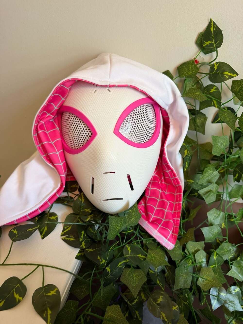 Marvel Ghost-Spider Gwen Mask Light-Up and Sounds